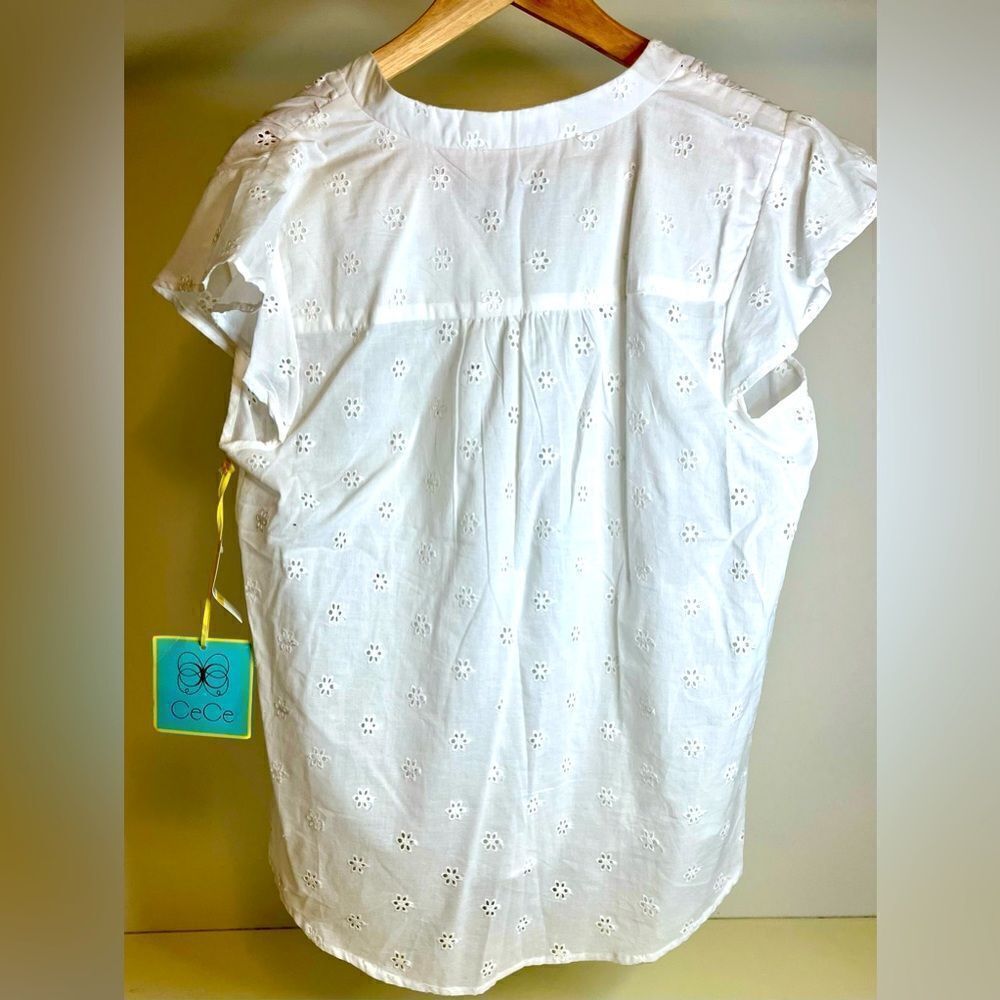 NWT white CeCe eyelet Top- medium - Picture 3 of 4